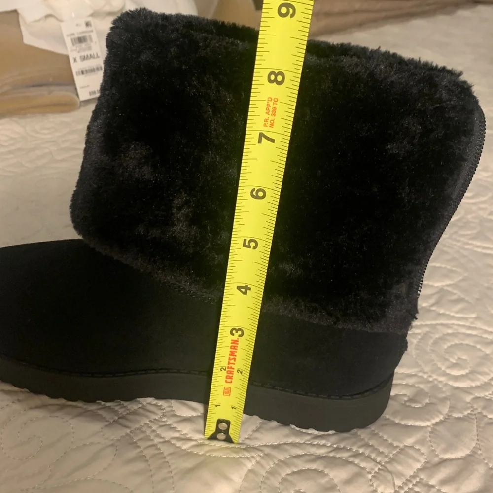 Universal Thread Black Suede Boots NWOT size 8